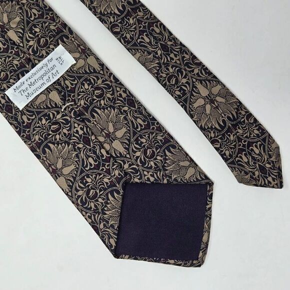 METROPOLITAN MUSEUM OF ART SILK TIE TAN OLIVE GREEN FLORAL BAROQUE 3.25" X 55" - Picture 2 of 2